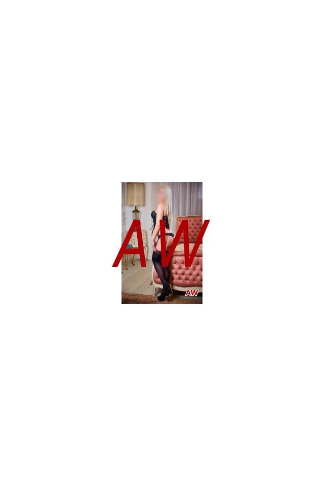 Crysa in Hemsworth Escorts