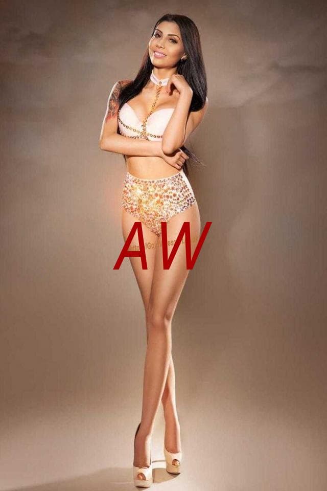 Reina Bayswater Escort