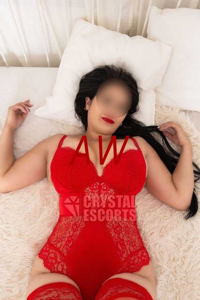 JENNIFER crystalescorts