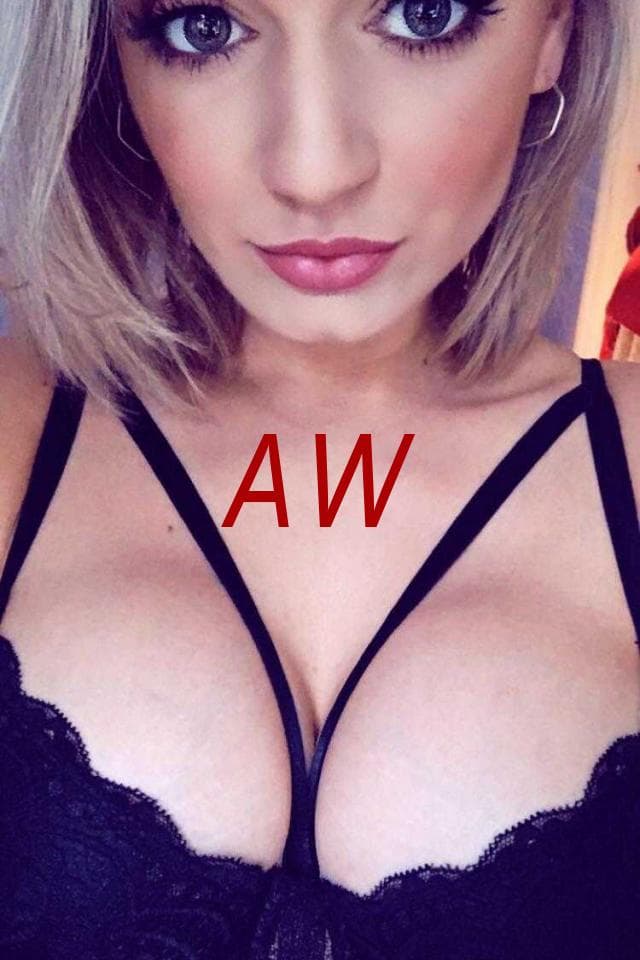 Jasmine English blonde