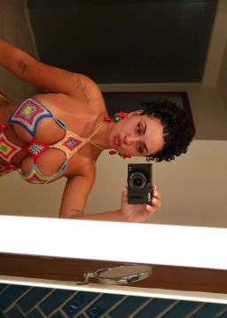 Dont waste time staring at my pictures come Have fun